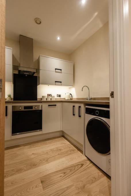 Ocean - 2 Bed Flat Sleeps 6 With Gym Access Lejlighed Southampton Eksteriør billede